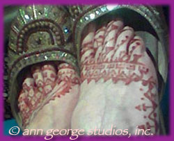 henna tattoo pattern for toes